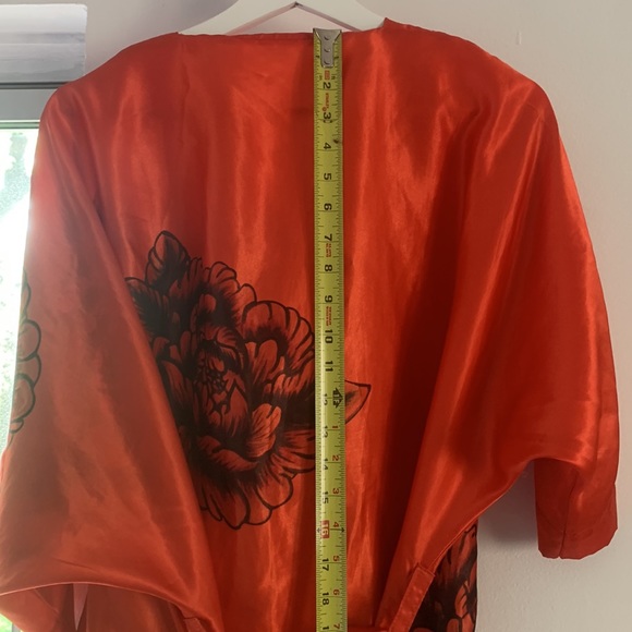 • Silk Morning Robe • - Picture 6 of 7